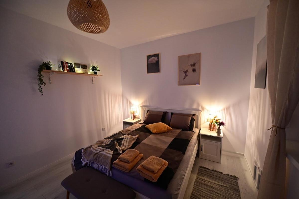 Apartment Flh - Nature's Canvas *